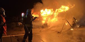 Пожар начался в пару секунд. Во время эвакуации останки фургона воспламенились. Так белорус в Австрии грузовик потерял