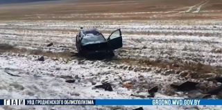 Под Волковыском перевернулся Ford. За рулем – девушка со стажем полтора года и 10-ю штрафами за нарушение ПДД