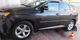 Газ вместо тормоза и просроченная справка: следователи назвали причину гибели женщины на парковке