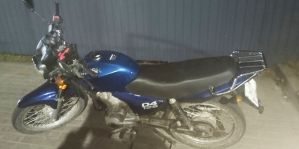 На кольце Тавлая молодой мотоциклист не справился с управлением. Жив. С травмами – в больнице