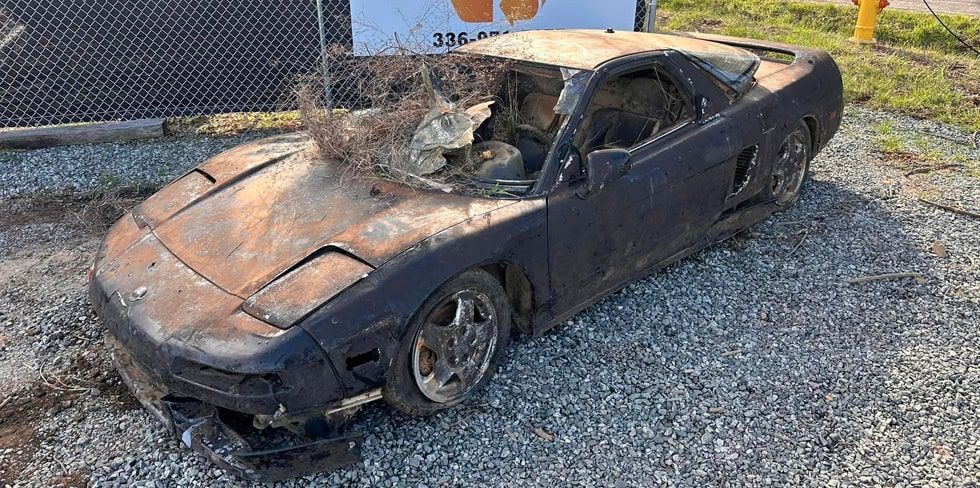 Honda NSX пролежала в реке более 15 лет. Посмотрите, как она сейчас выглядит