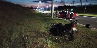 В Гродно на объездной у Восточного моста водитель BMW подрезал мотоциклиста. Тому оторвало ногу