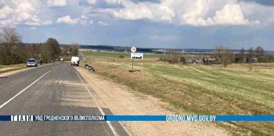 Не справился с управлением, съехал в кювет, где дважды опрокинулся. Под Ошмянами травмирован мотоциклист