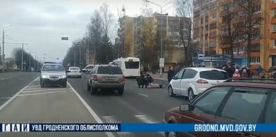 Сегодня утром на пешеходном переходе у универсама "Брест" сбили женщину