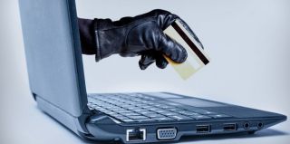 Дальнобойщик захотел приумножить доход и купить акции. В итоге лишился денег и пришел в милицию. Мошенников еще не нашли