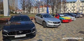 Фотофакт: автоклубы и мотоциклисты Гродно выставили свою технику на фестивале в центре