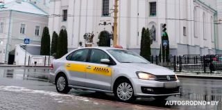 В Беларуси накажут таксиста: высадил ребенка посреди улицы в непогоду и уехал
