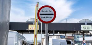 Сикорский пригрозил полностью закрыть границу Польши с Беларусью