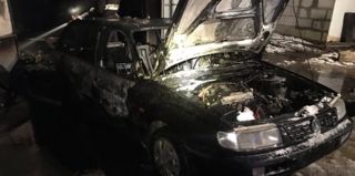 В "Пассате" замкнуло проводку – "Пассат" сгорел, гараж удалось спасти