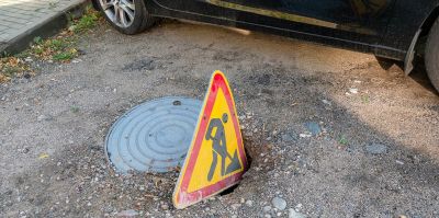 Белорус наехал на люк и разбил автомобиль. Подал в суд на коммунальные службы и выиграл