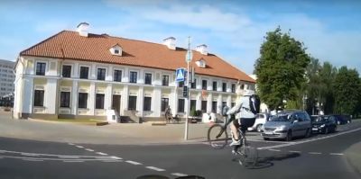 Почему опасно внезапное появление на переходе? Подборка видео из Гродно. Велосипедистам смотреть обязательно!