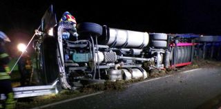 В Германии опрокинулась фура c белорусом за рулем. Водитель сказал, что объезжал оленя