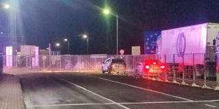 Ситуация на литовской границе: за сутки пропустили 3 автобуса и 158 авто: "Все ждут среды"