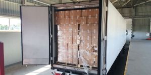 По документам – сосиски, а в реальности – забитый под завязку полуприцеп с сигаретами на 4 млн евро