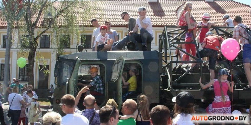 В Гродно озвучили программу на 9 Мая: группа "Корни" и Газманов, салют и автопарад