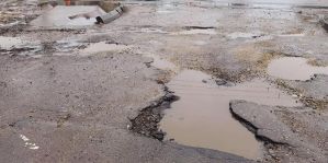В какой области Беларуси больше всего ям на дорогах? А меньше?
