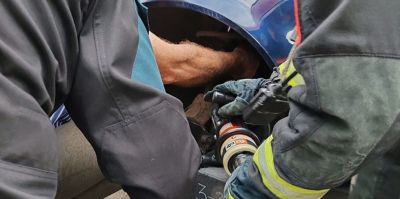 В Волковыске руку мужчины зажало в пружине подвески. Помогли спасатели