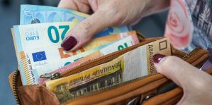 Работающих в Литве и Великобритании белорусов ждет двойной налог