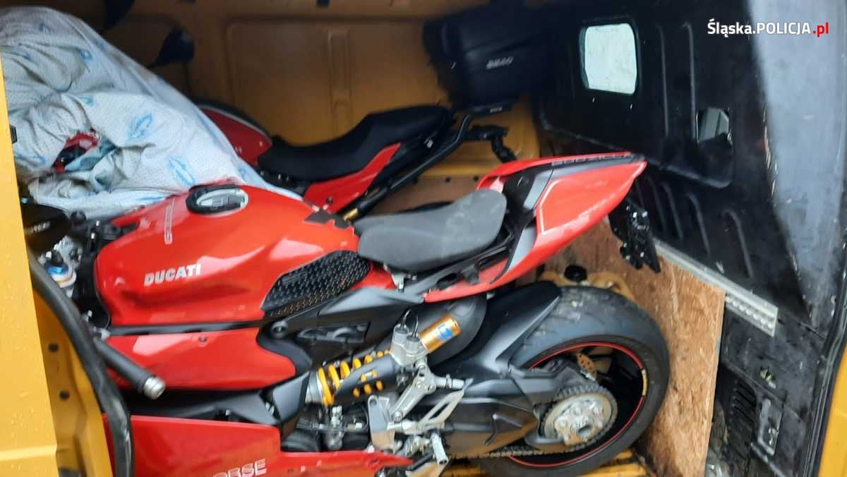 motobanda pol avstr 02 min