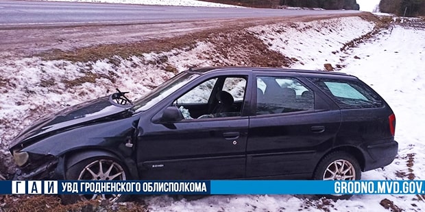 Что такое безопасная скорость? Неверный ее выбор – и автомобиль врезался в бетонный водоотвод. ДТП под Новогрудком