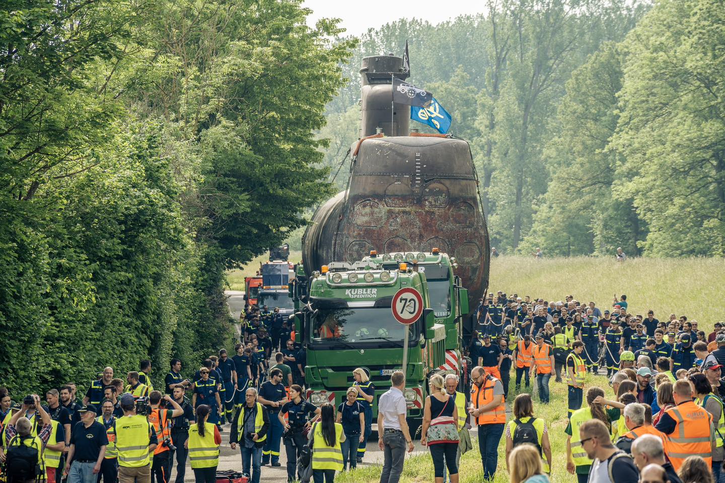Транспортировка огромных грузов - подводная лодка Германия