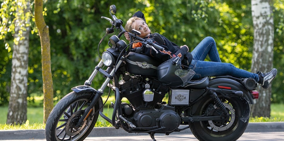 Как Harley-Davidson Sportster у Натальи из Гродно стал Харитоном Давыдовичем. "Первое время садилась на него и плакала!"
