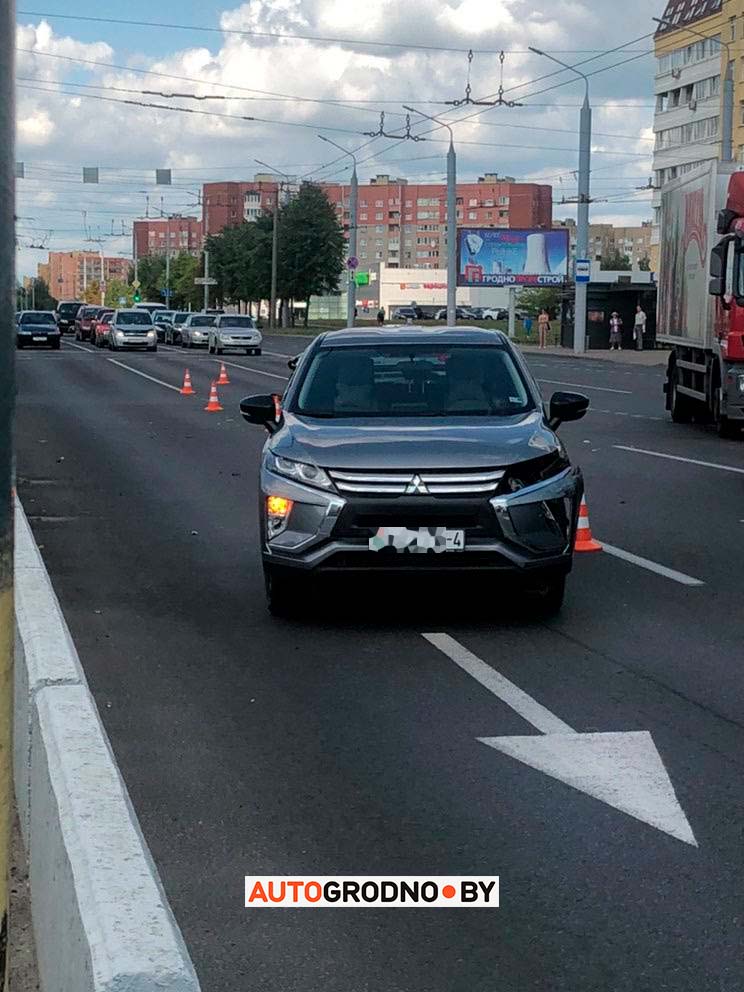 Медвежья услуга стала одной из причин ДТП в Гродно. Видео с камер аварии на Купалы