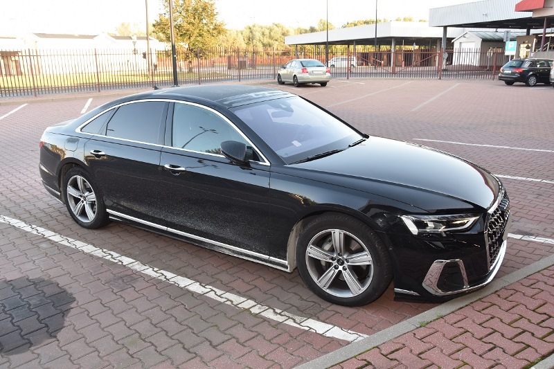 audi a8 02