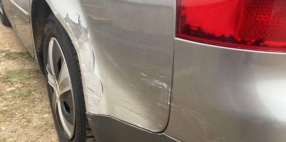 Возле Собора в Гродно кто-то притерся к AUDI и уехал. Сейчас его ищет ГАИ