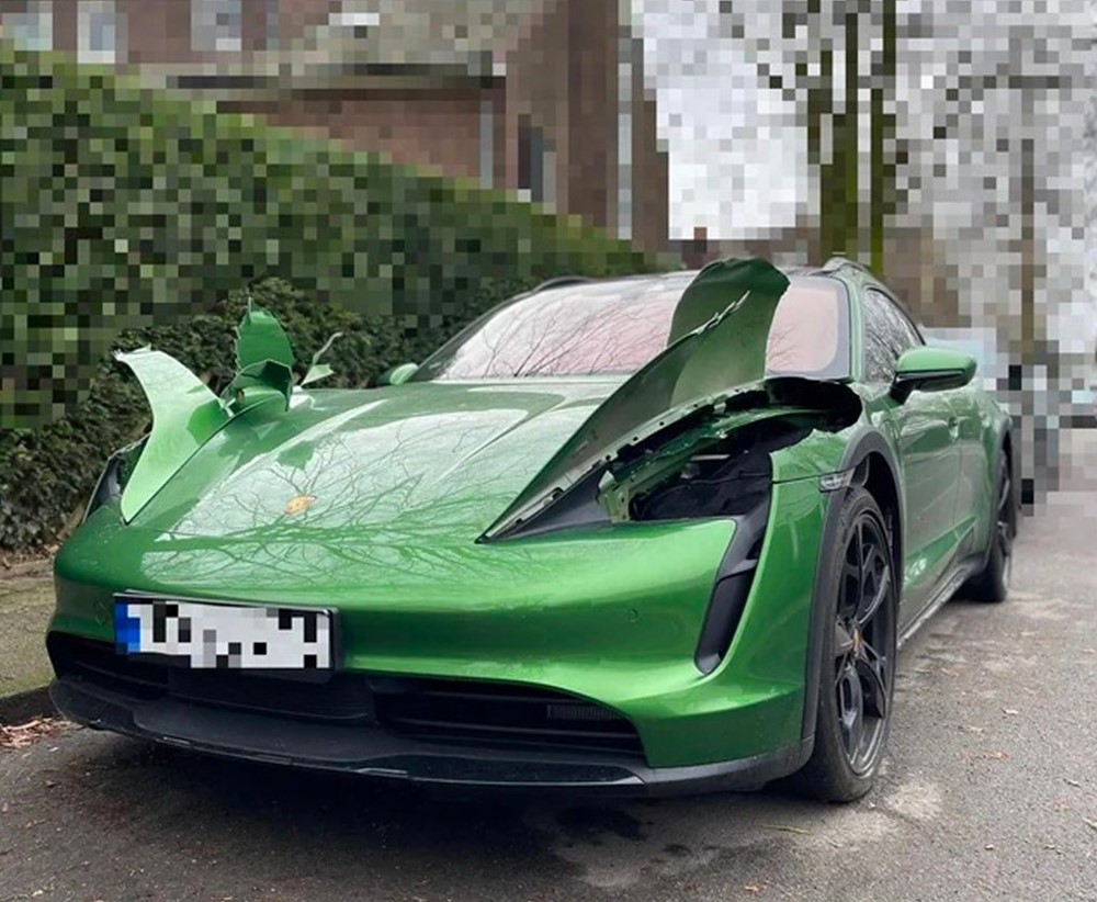 Porsche Taycan 02