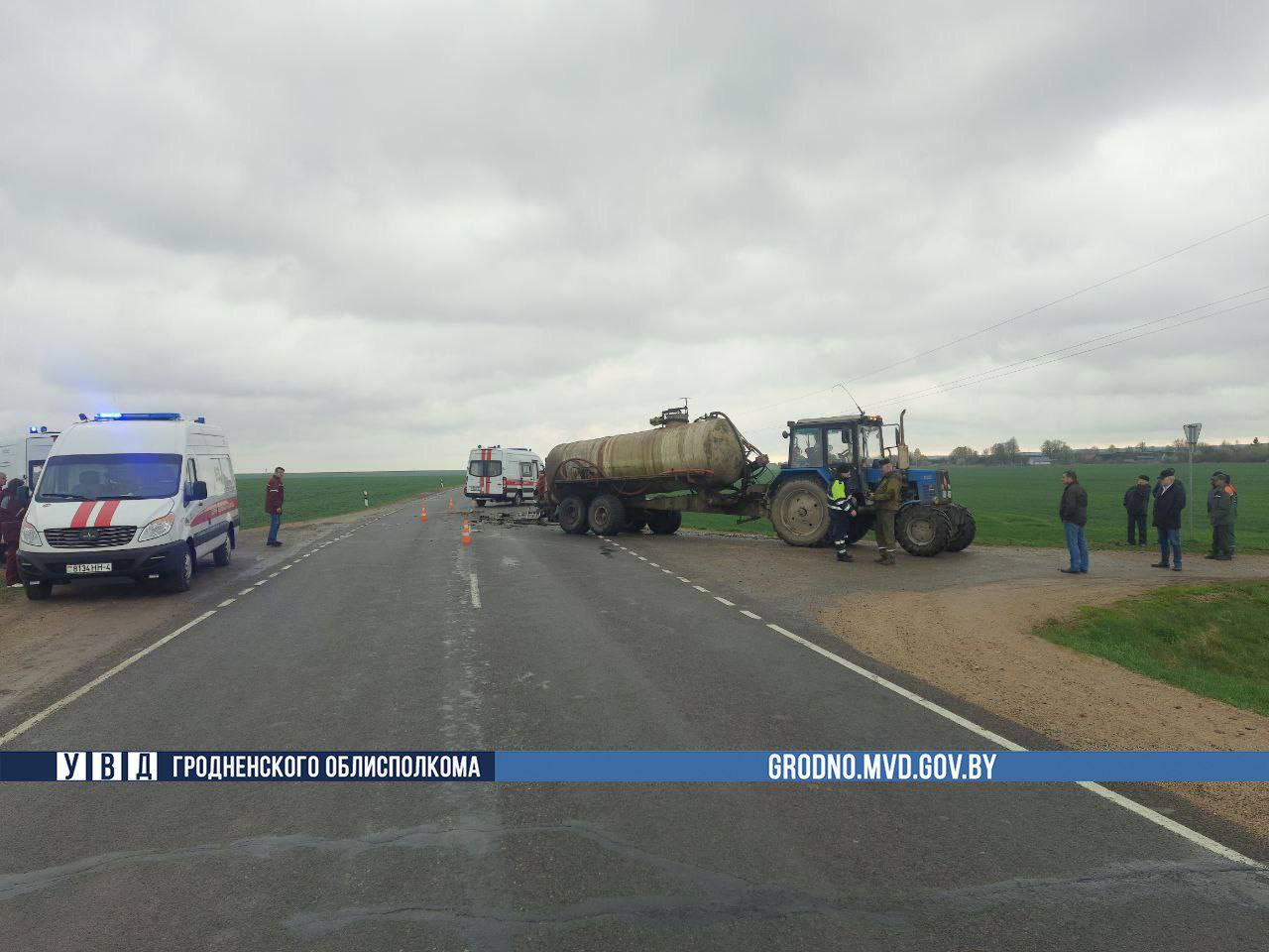 Серьезная авария с маршруткой и трактором в Мостовском районе: пострадали дети и взрослые