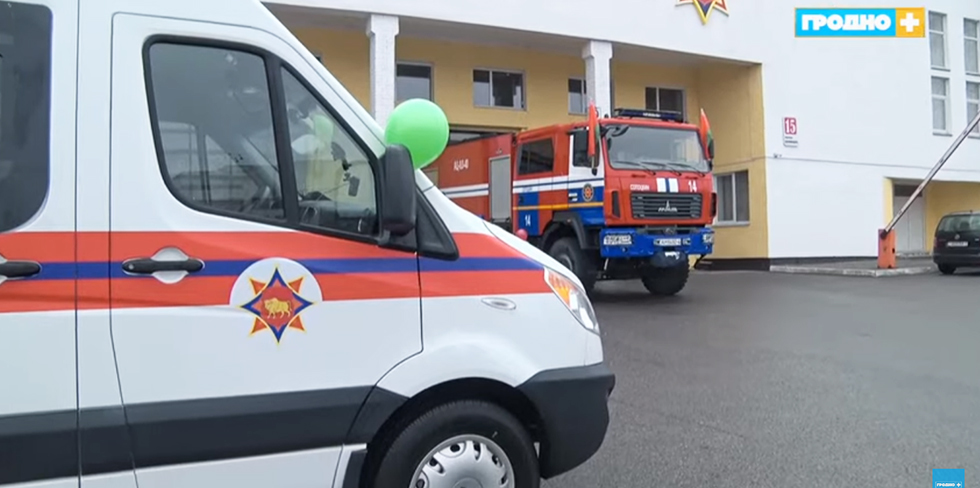 Гродненские спасатели стали первыми в стране. Автопарк пополнился 6-ю служебными автомобилями