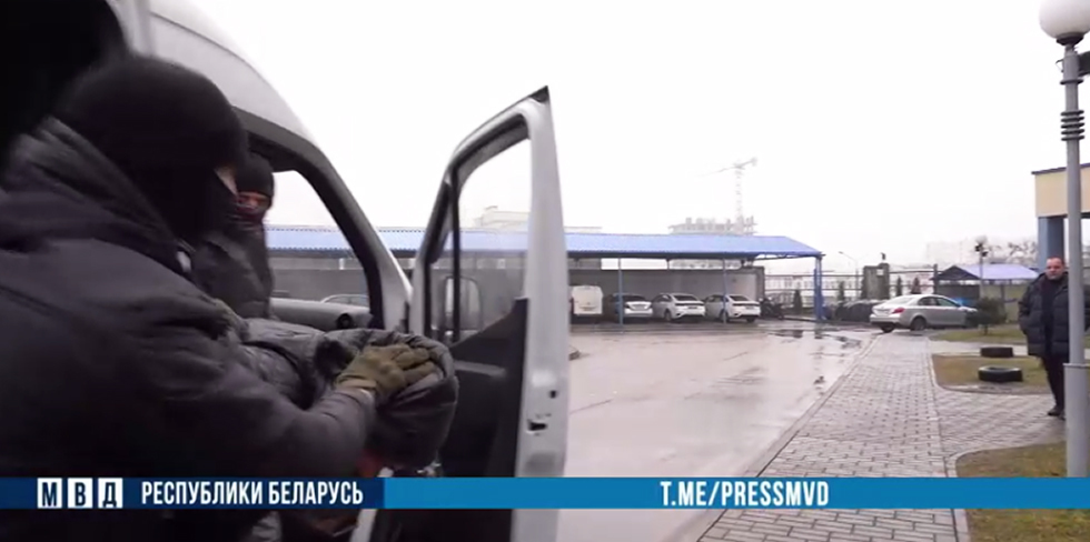 Трое россиян приехали в Гродно забрать 50 тыс долларов у пенсионерки. Их задержали в приграничье. Говорят, ничего не знали