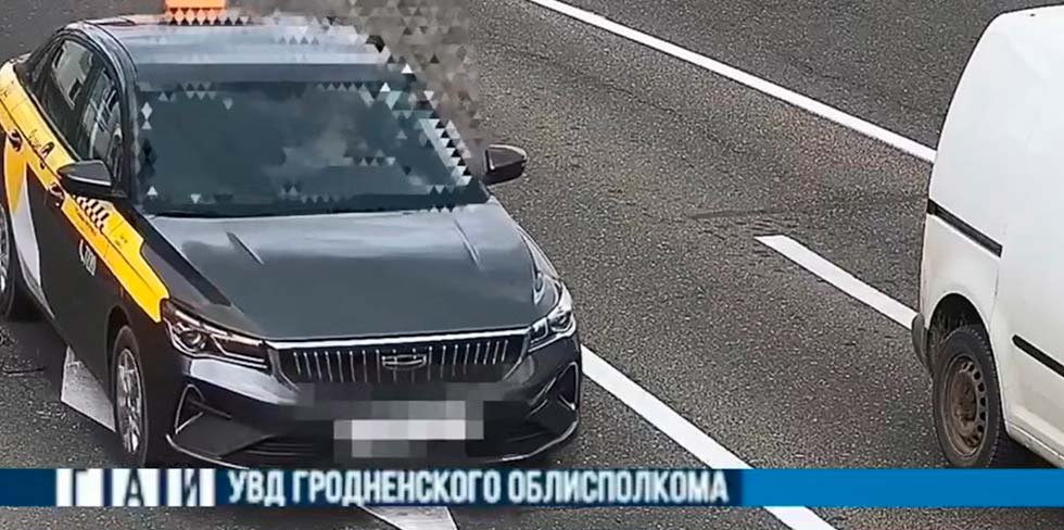 Неопределенную жидкость употребляла женщина за рулем в Лиде: ей грозит штраф в размере 8400 руб