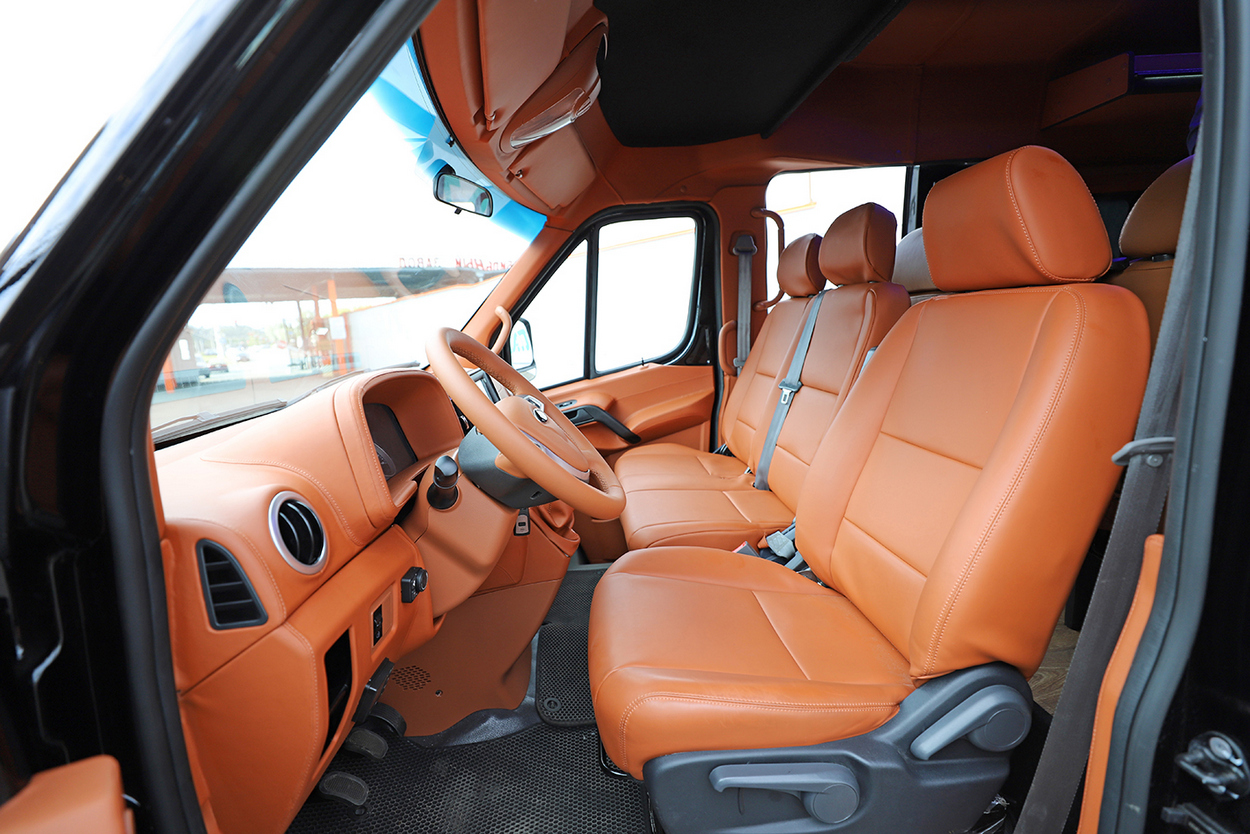 МАЗ выпустил микроавтобус представительского класса