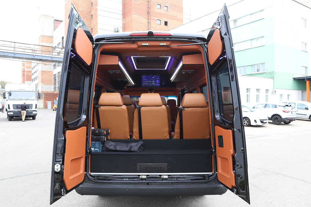 МАЗ выпустил микроавтобус представительского класса