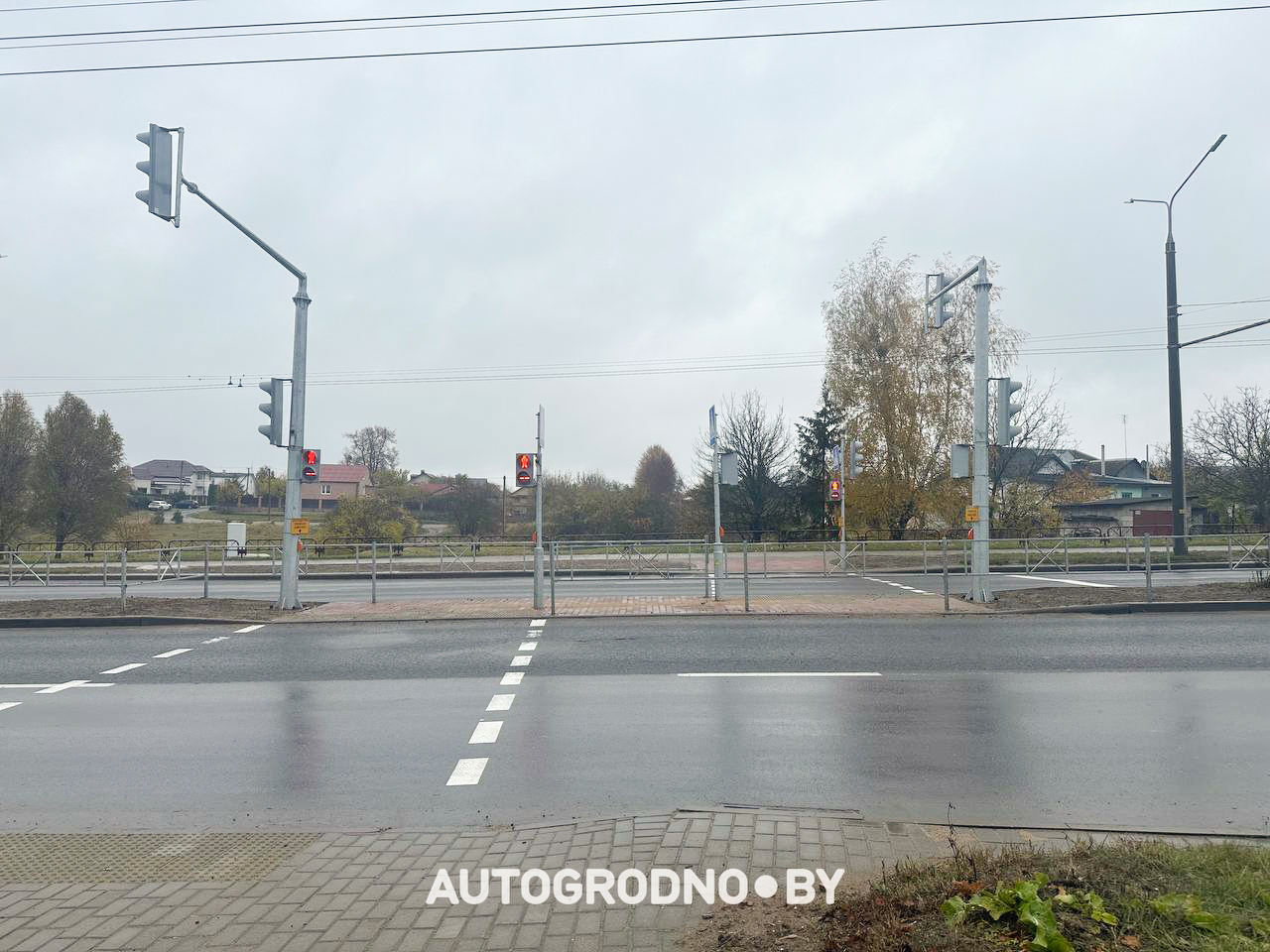 На участке объездной в Гродно понизили скорость движения и установили переход со светофорами