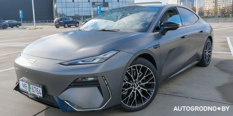 Протестировали с автоподборщиком из Гродно новый электромобиль Geely E8: обзор с подъемником и толщиномером