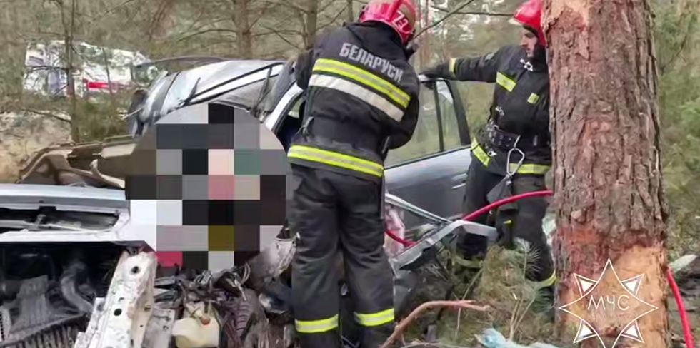 В Рождество под Зельвой работники МЧС спасли водителя
