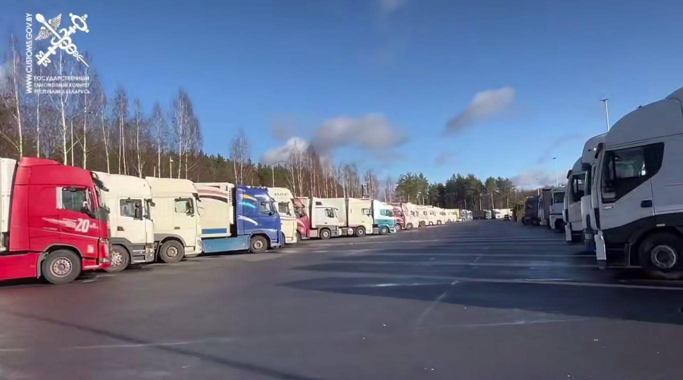 gruzoviki litva rark 02 26 01