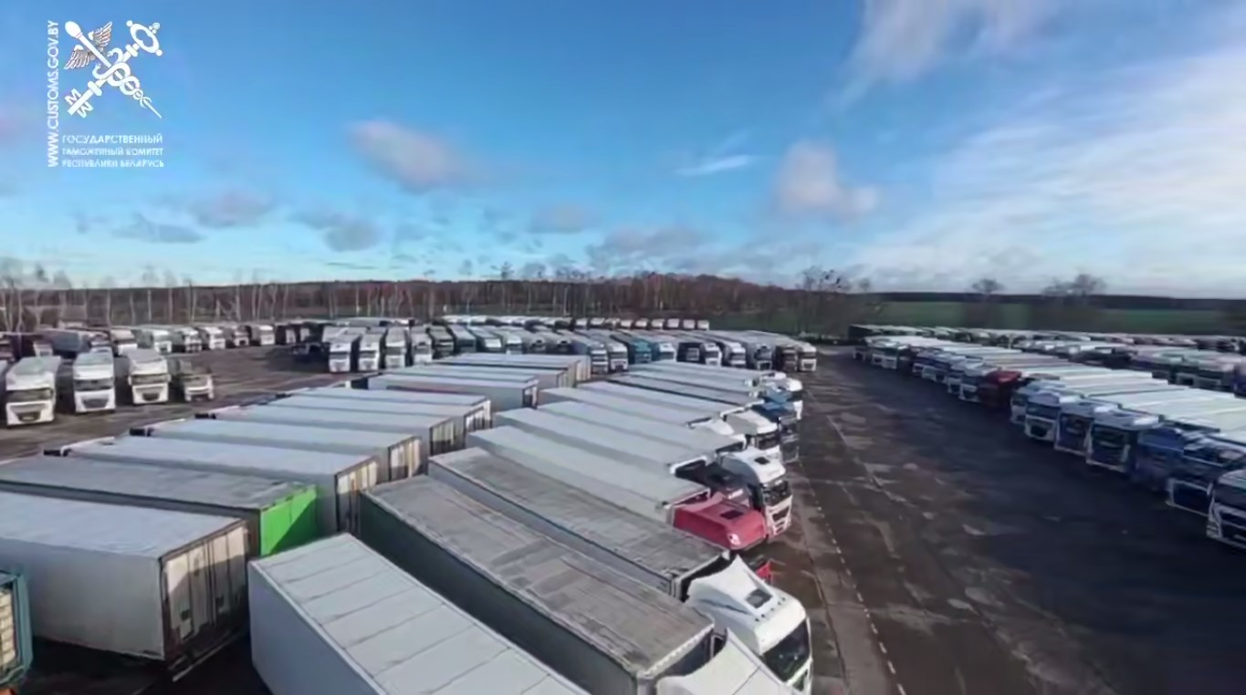 gruzoviki litva rark 02 26 01