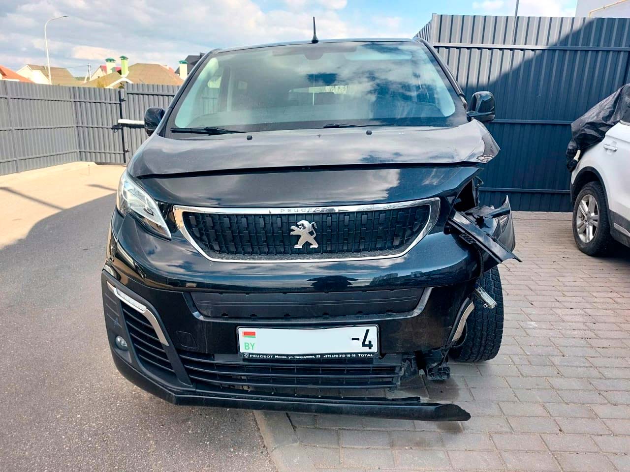 Покраска автомобиля после ДТП в Гродно. Фото до начала работ