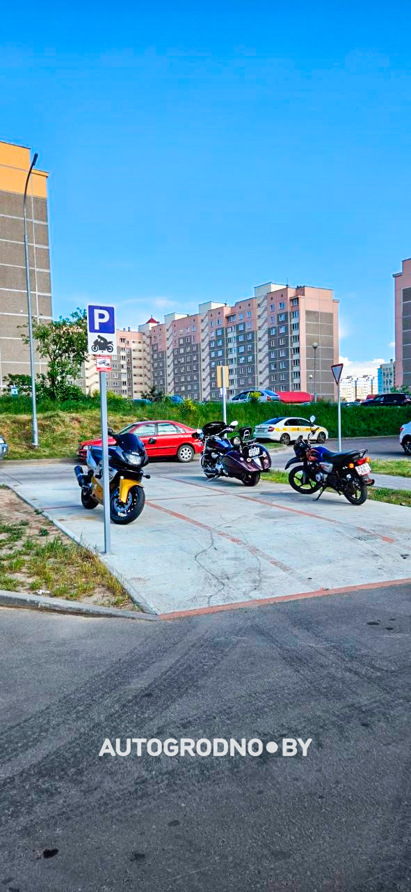 Гениальная парковка для мотоциклов в Гродно