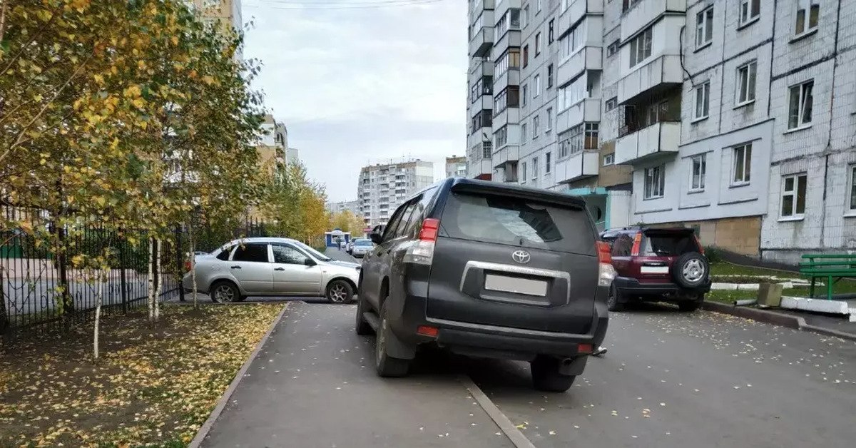 parkovka na zeljonoj zone 01