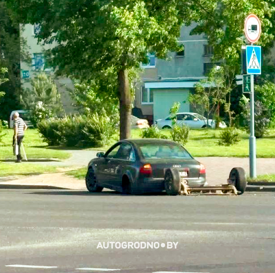 У Audi в Гродно вырвало подрамник