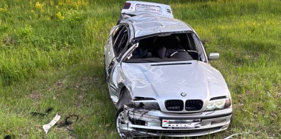 Под Волковыском BMW оказался в кювете – погиб водитель
