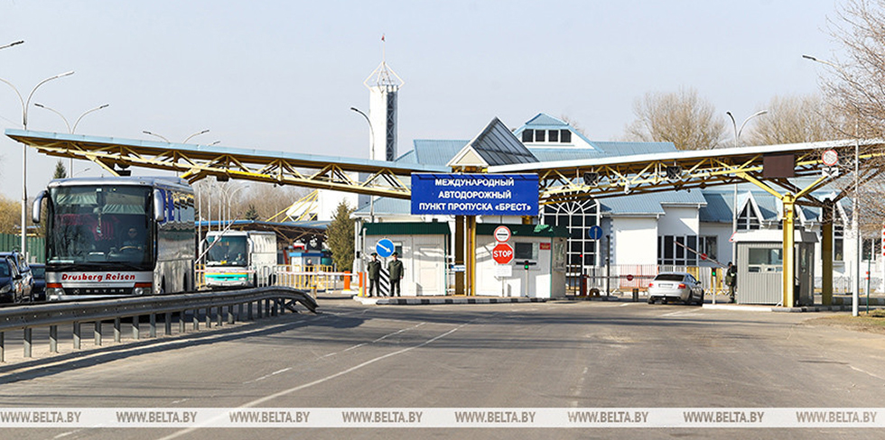 Зона ожидания перед ПП "Брест" увеличилась. Там меняют схему движения транспорта