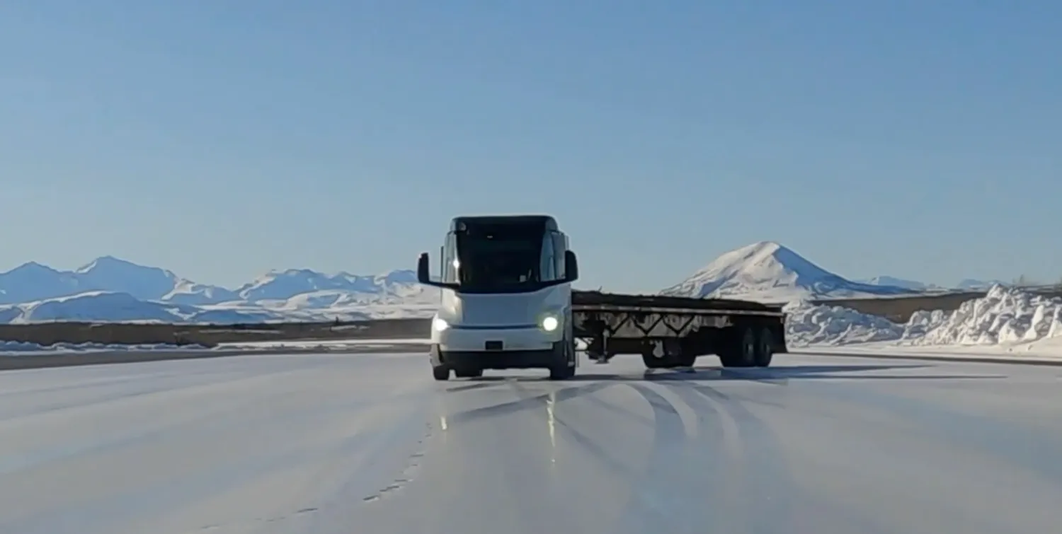 tesla gruzovik avton 02