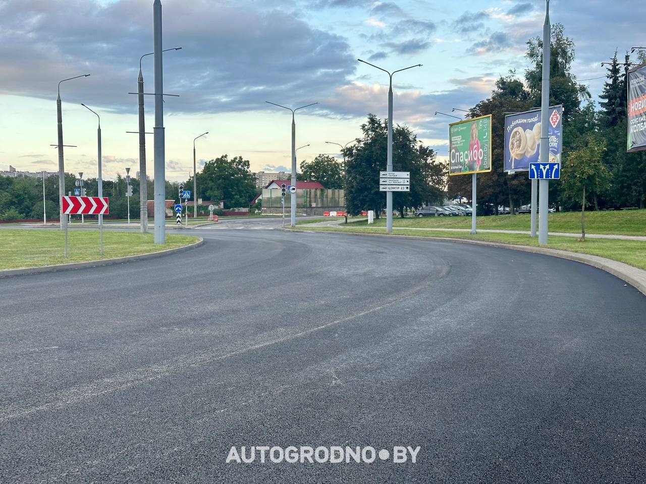 Новый асфальт на кольце по улице Тавлая в Гродно