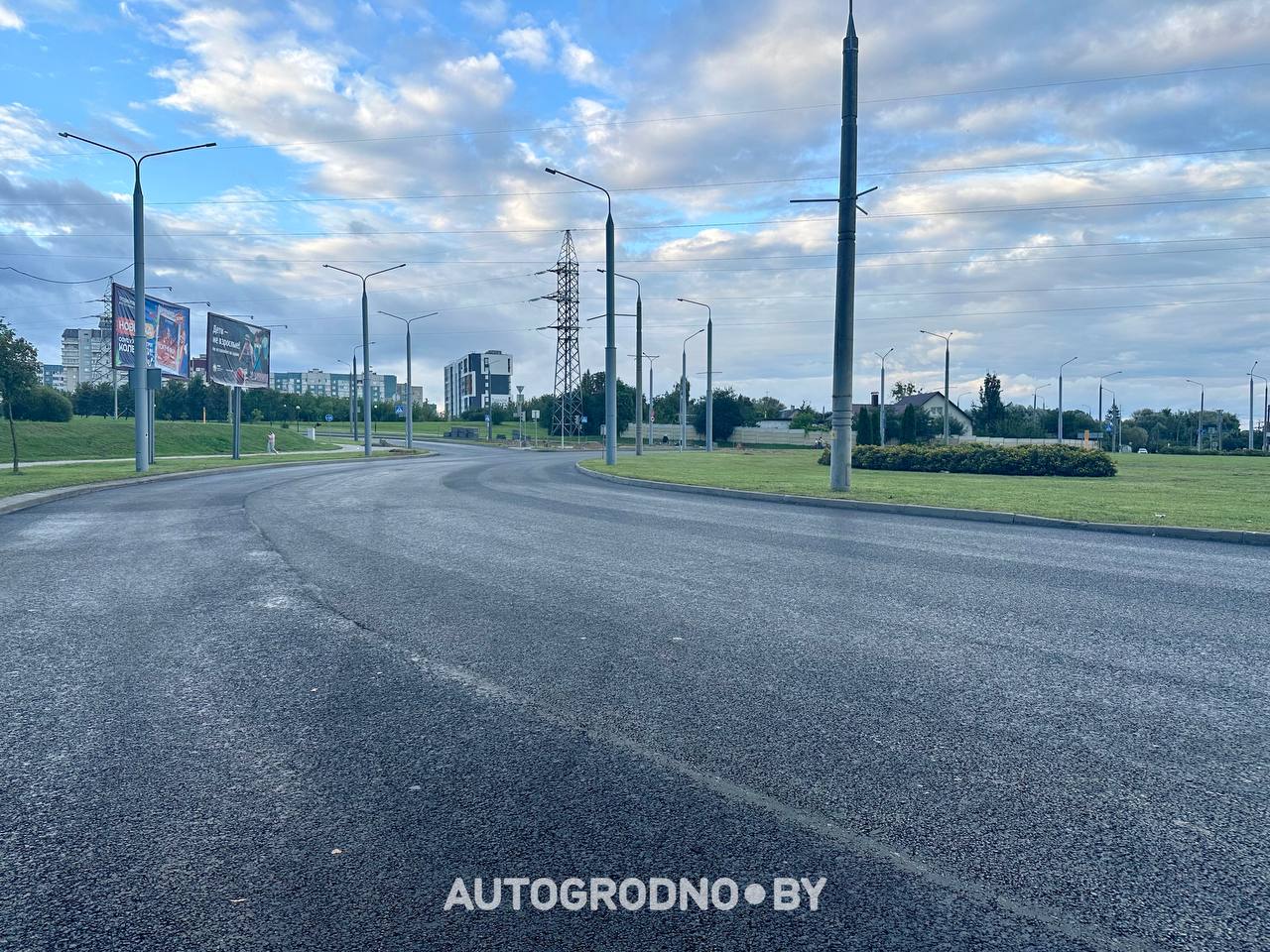 Новый асфальт на кольце по улице Тавлая в Гродно